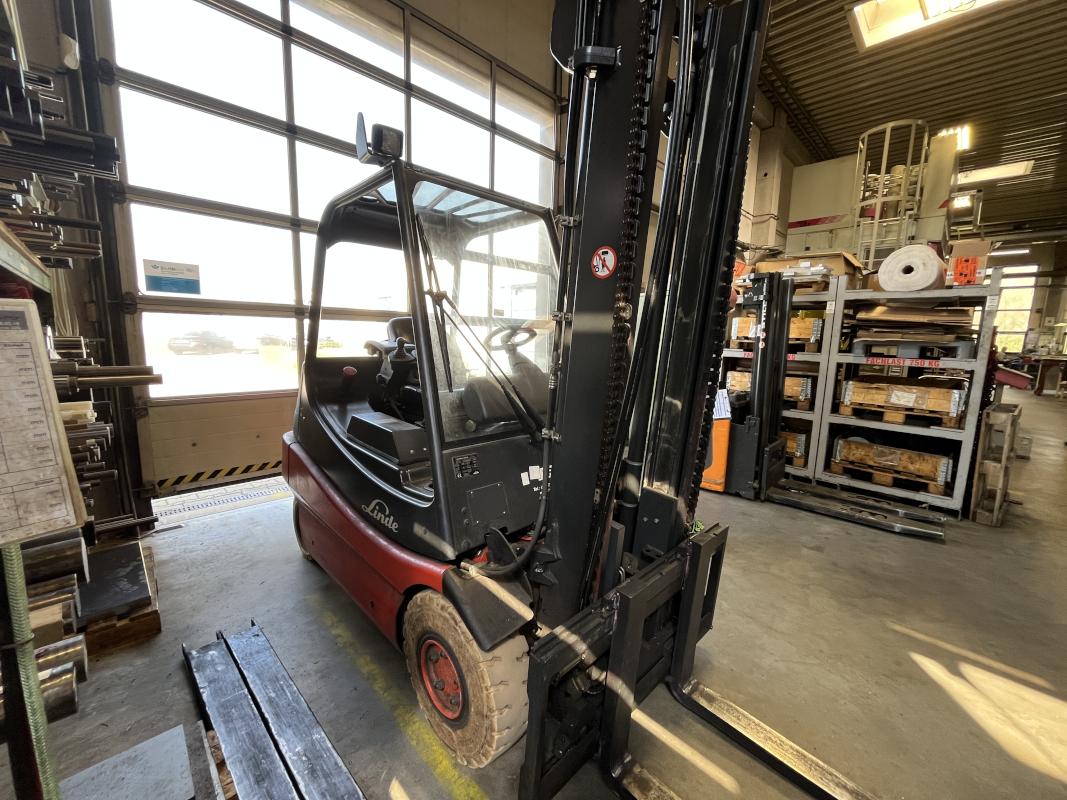 Elektrostapler LINDE E30/02